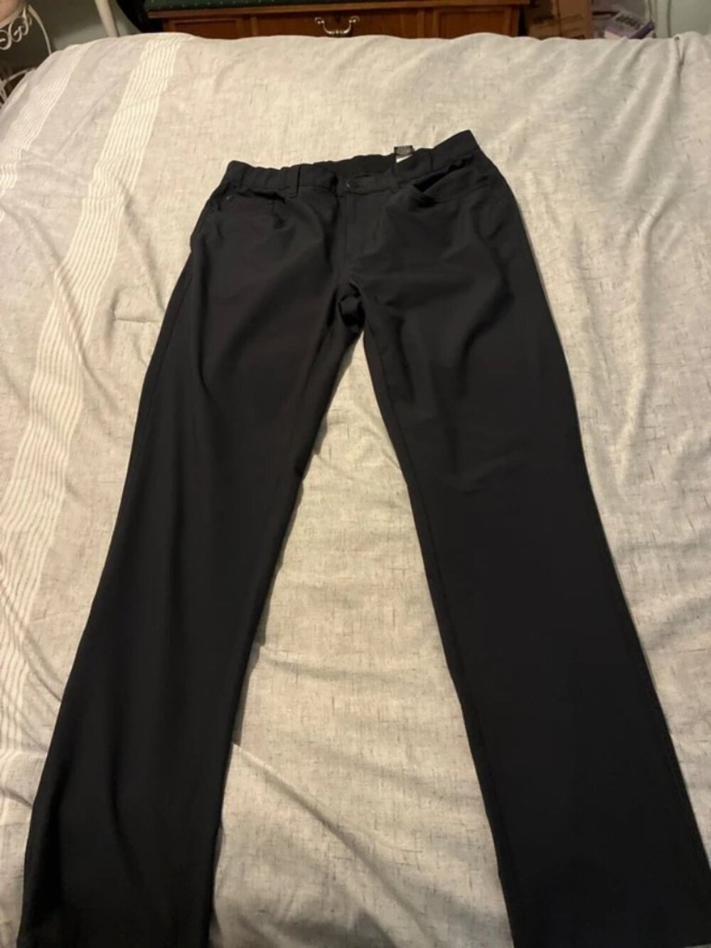 Men’s Greg Norman golf black pants 34x 32, very good condition